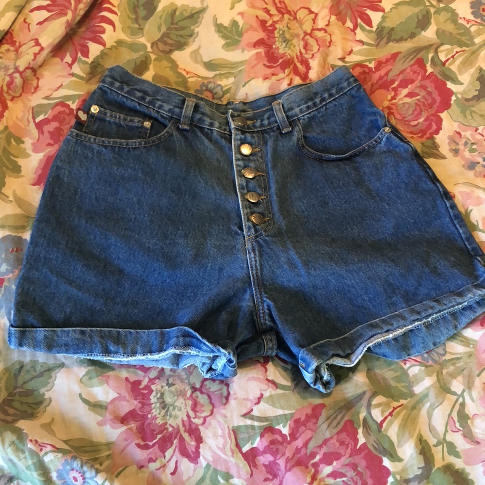 Vintage 80’s GITANO size 28 ButtonFly HiWaist HOTPANT Denim Short-Shorts classic